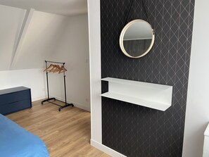 2 bedrooms, bed sheets