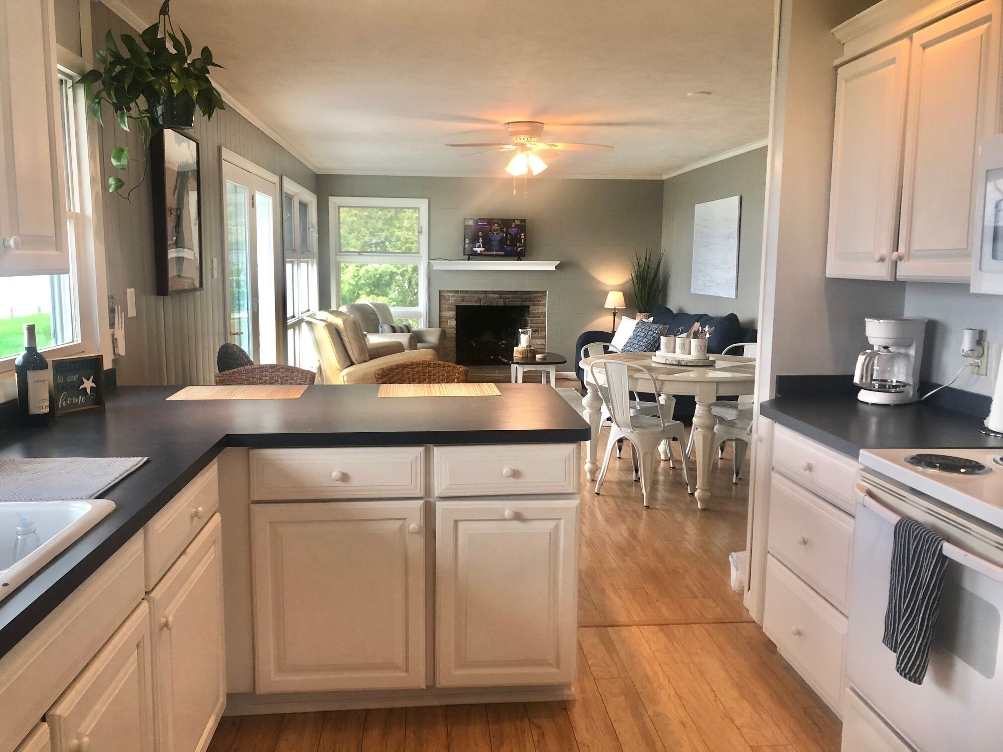 Waterfront House on East Grand Traverse Bay  (Sleeps 6)