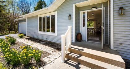 Peaceful cul-de-sac and Walking Distance to Sister Bay