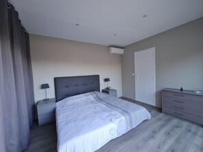2 bedrooms, in-room safe, iron/ironing board, travel cot