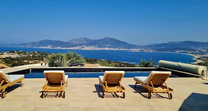 Splendid lower air-conditioned villa of 70m2 with its sea view terrace of 48mÂČ