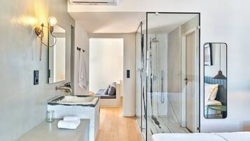 Deluxe Suite, Sea View