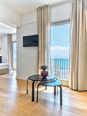 Deluxe Suite, Sea View | In-room safe, soundproofing, iron/ironing board, free WiFi - Magoo Suites (Paros)