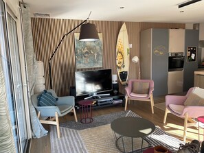 Smart TV, DVD player, computer monitors