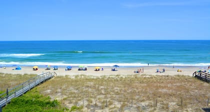 ~Updated~ Top Floor Oceanfront Penthouse - Pool, Large Deck, Stunning Views!!