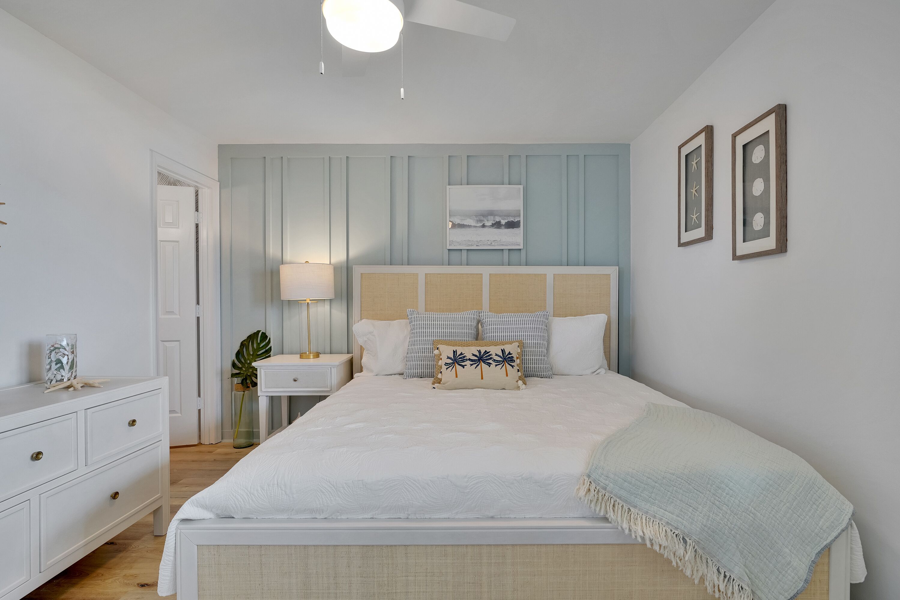 Updated Top Floor Oceanfront Penthouse - Pool, Large Deck, Stunning Views!!