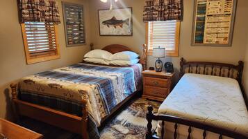 2 bedrooms, iron/ironing board, WiFi