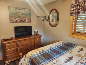 2 bedrooms, iron/ironing board, free WiFi