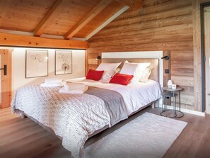 5 chambres, fer et planche à repasser, Wi-Fi, draps fournis