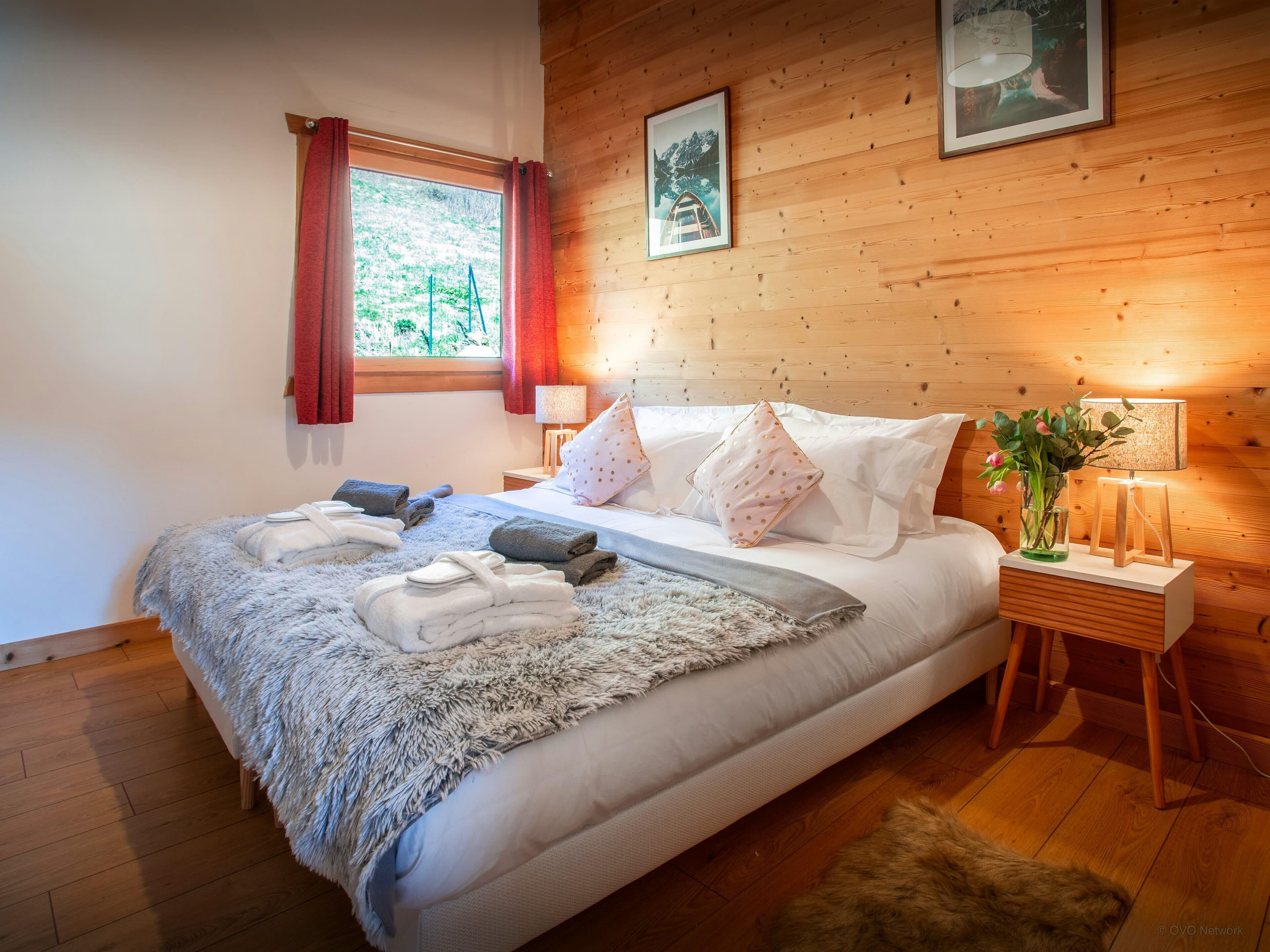 7 bedrooms, iron/ironing board, WiFi, bed sheets
