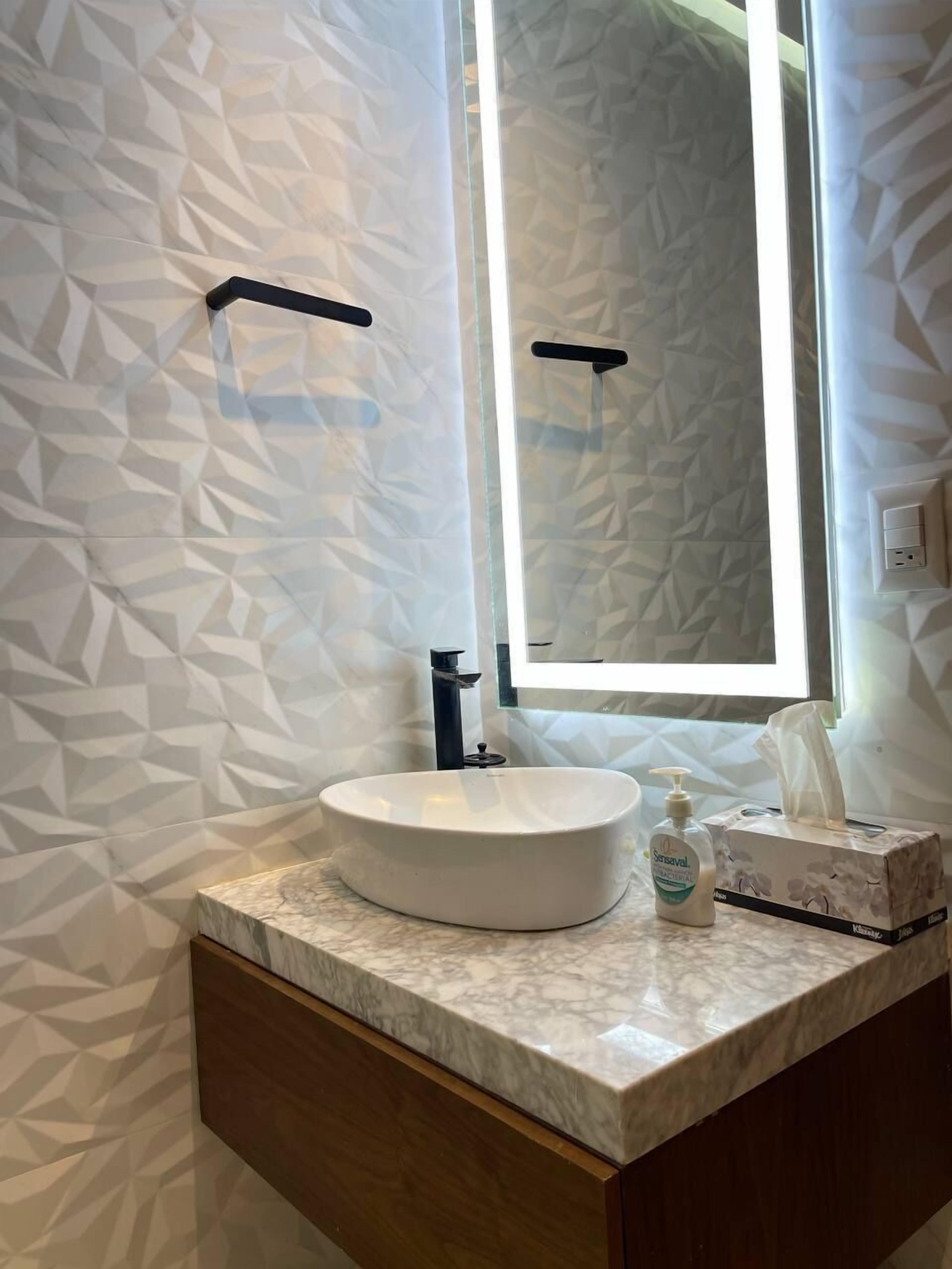 💚🤍 ❤️ Marbella Pool Gated Parking Wifi Beach 5 Min 💚🤍 ❤️