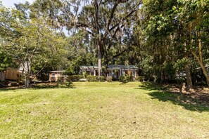 Exterior - Cottages @ Lake Ella - Bungalow 1bd1b/kitchen (Tallahassee)