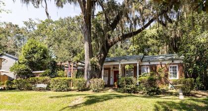 Cottages @ Lake Ella - Bungalow 1bd1b/kitchen
