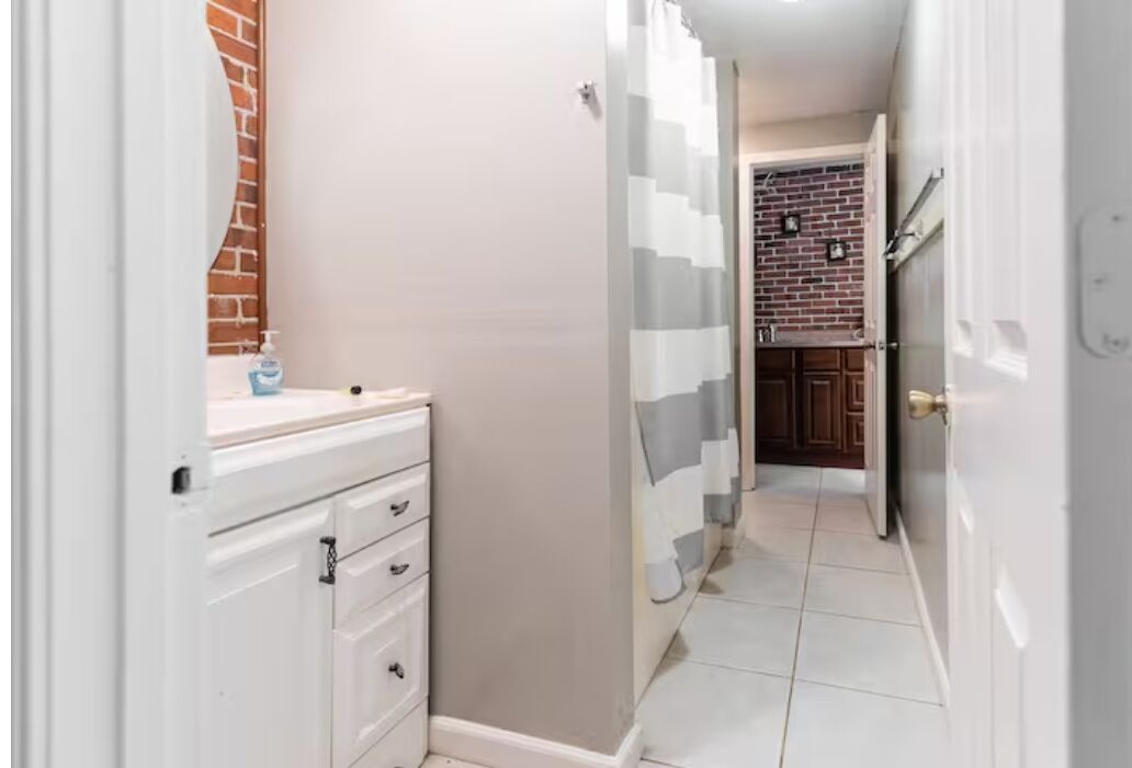 Cottages @ Lake Ella - Bungalow 1bd1b/kitchen