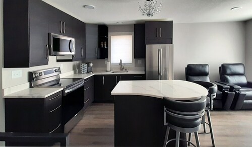 Beautifully Designed Space. One Mile to Mayo Clinic.