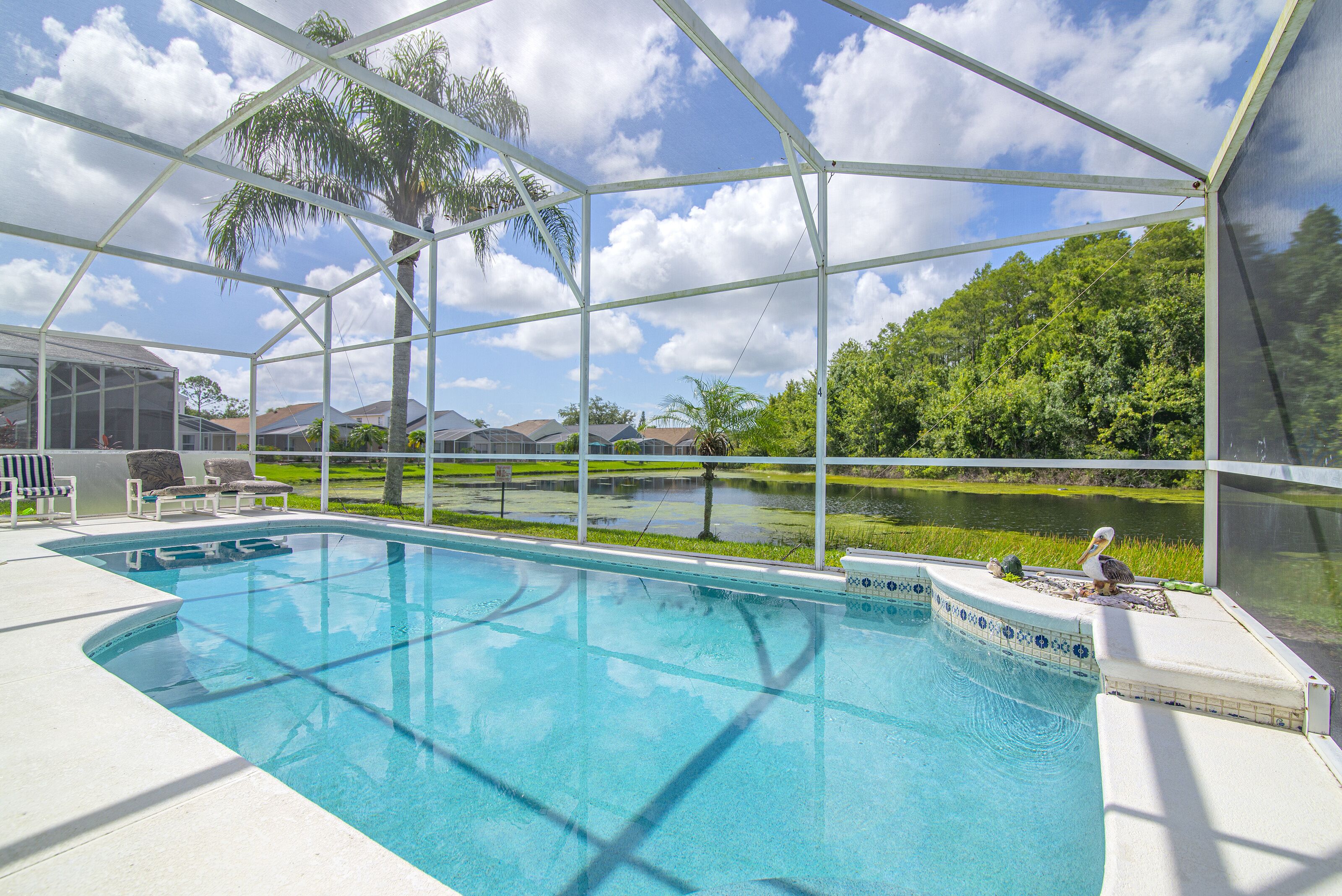 Exclusive villa with lake views - minutes from Disney!