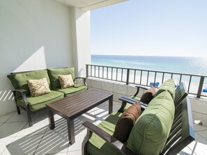 Property grounds - Destin Beachfront Condo | Stunning Views & Resort Amenities (Destin)