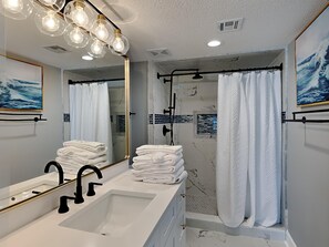 Towels - Summerlin #503 | Beachfront Condo, Beach Services! (Fort Walton Beach)