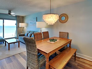 Dining - Summerlin #503 | Beachfront Condo, Beach Services! (Fort Walton Beach)