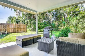 Terrace/patio - Walk to Crystal River: Home w/ Lanai & Yard! (Crystal River)