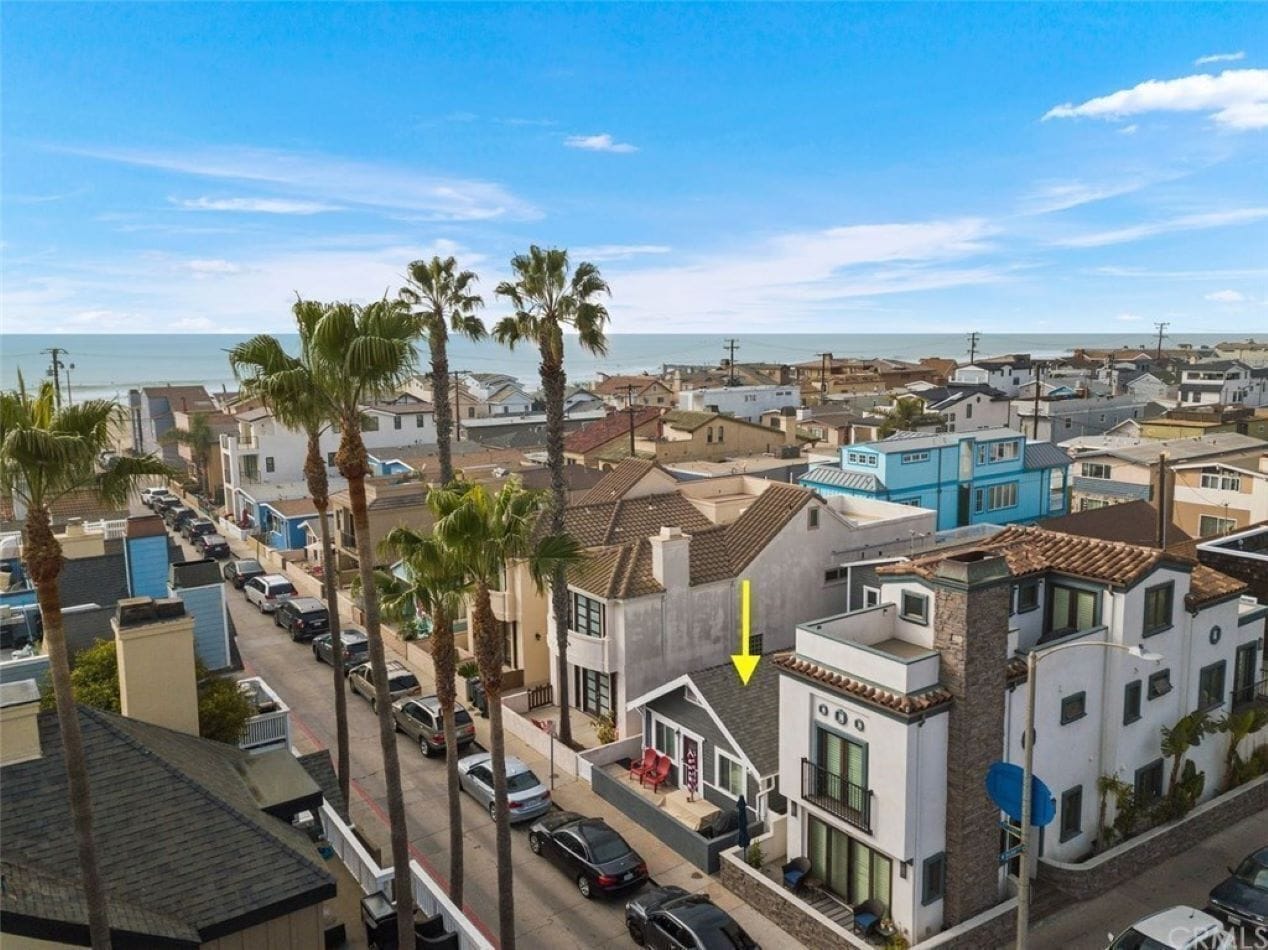 Steps to Beach - "Coastal Serenity"; Sleeps 4