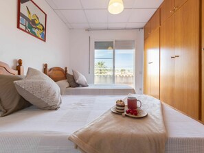 3 soverom, strykejern/-brett, reiseseng for barn og wi-fi (inkludert)