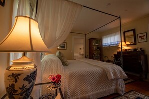 1 bedroom, free WiFi, bed sheets - Snowball Hill Cottage - Near Pemaquid Beach & New Harbor Village. (Bristol)