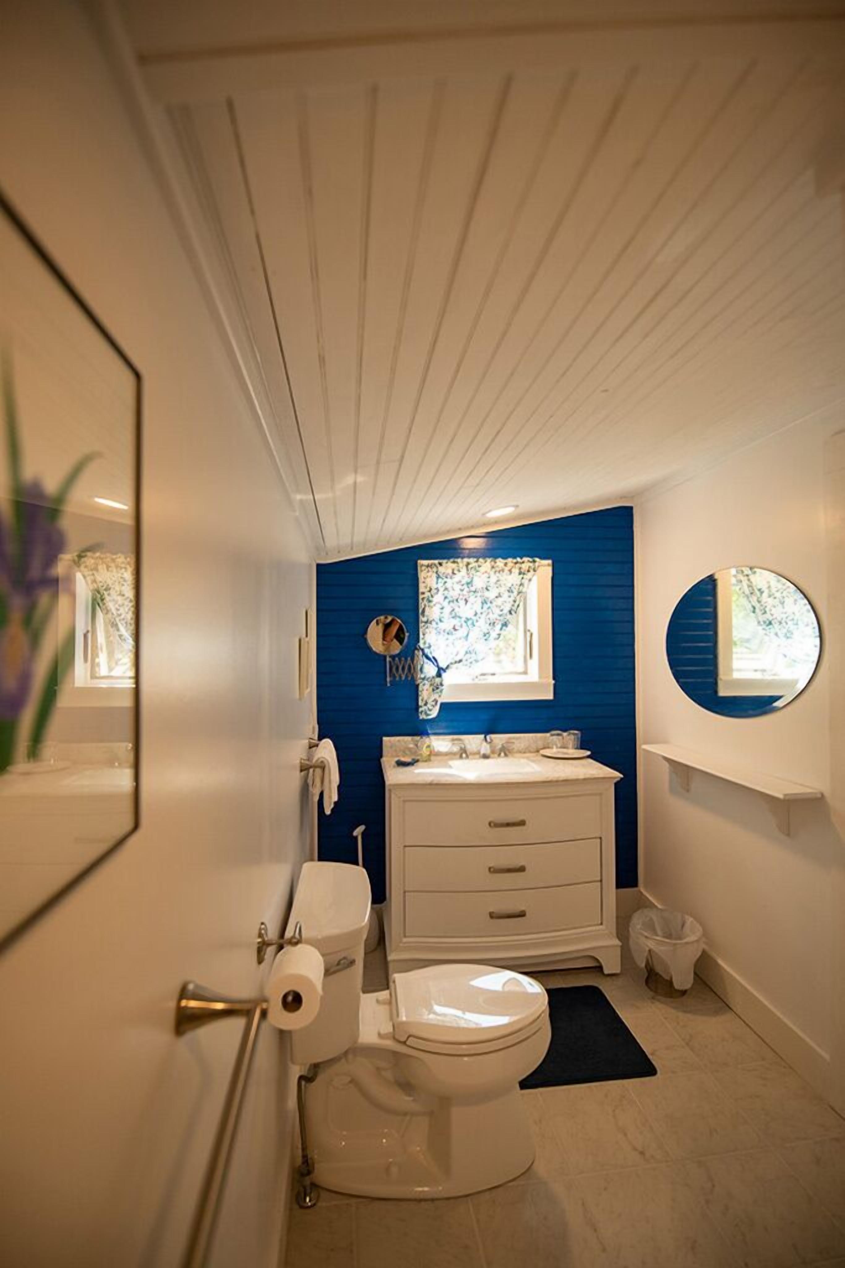 Shower, eco-friendly toiletries, hair dryer, towels