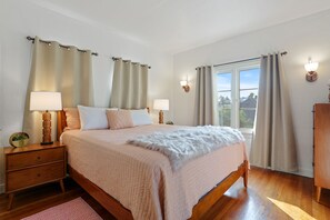 3 habitaciones, escritorio, tabla de planchar con plancha y wifi gratis