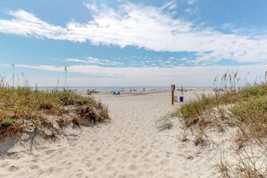 Una playa cerca