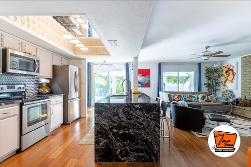 Tony's House a gay clothing-optional just male guest house