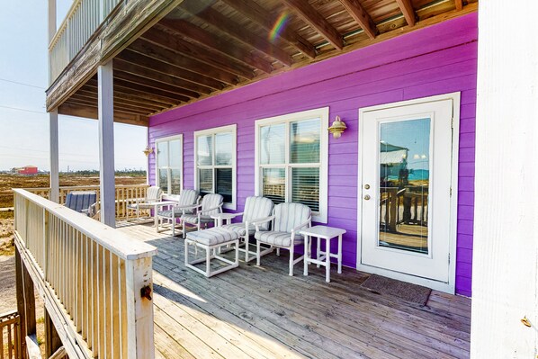 Terrace/patio - Spacious Gulf Front Duplex w/ a Private Pool & Free WiFi - Great for Groups (Fort Morgan)