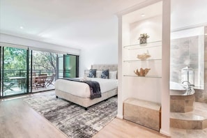 6 bedrooms, iron/ironing board, WiFi