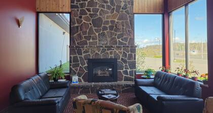 Jolly Roger Inn & Resort