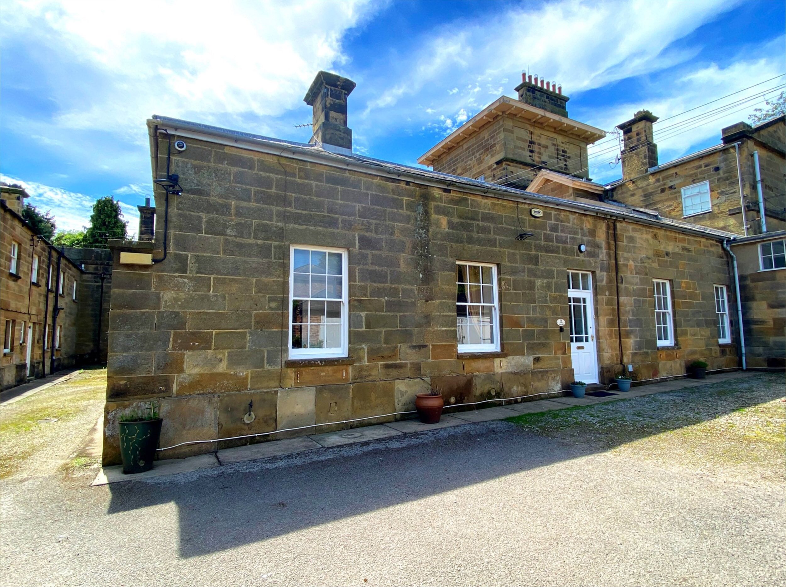 THE COTTAGE, family friendly in Hutton Rudby