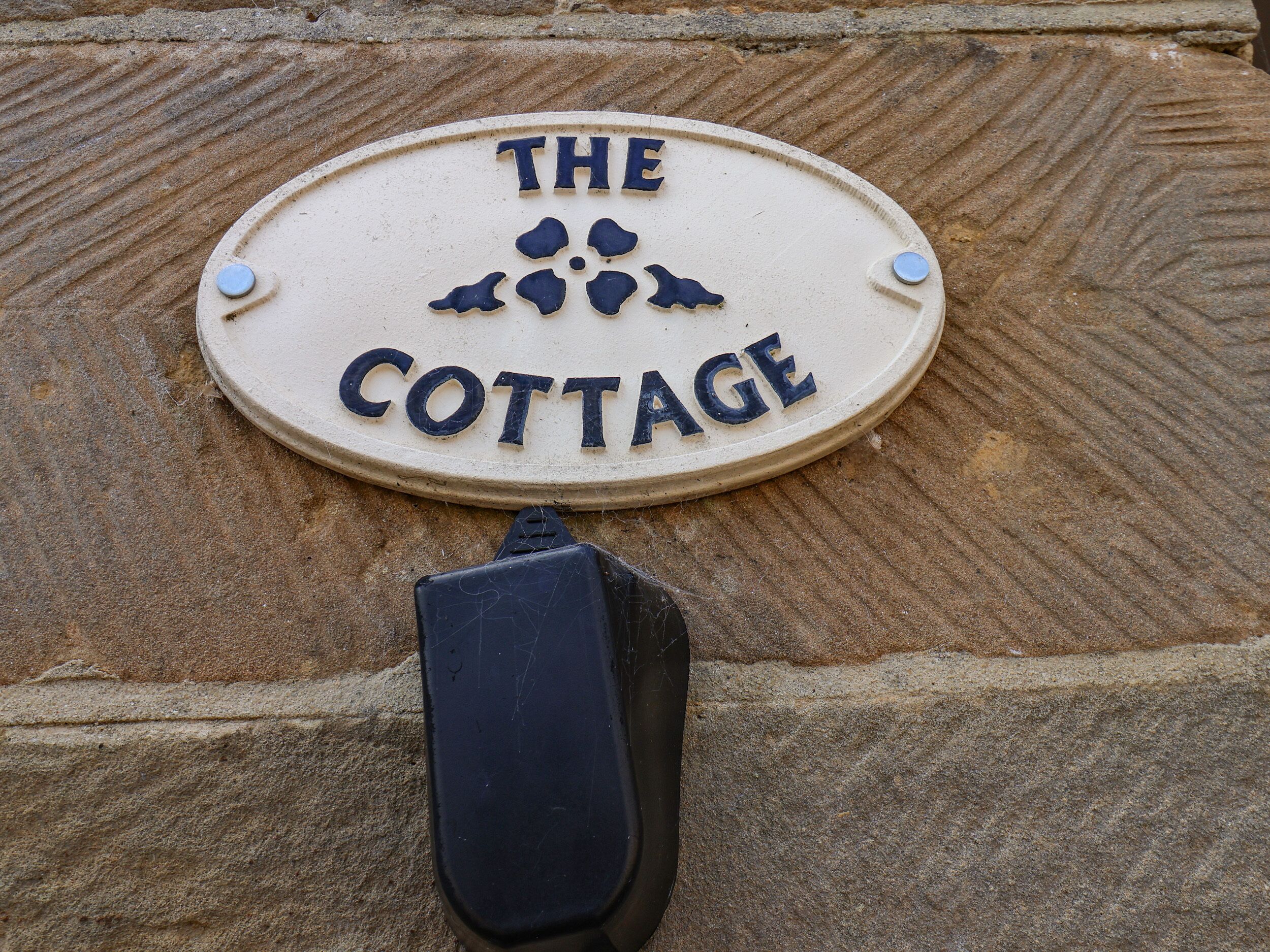 THE COTTAGE, family friendly in Hutton Rudby