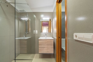 Shower, towels, toilet paper