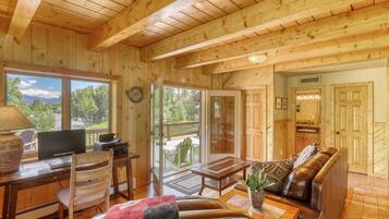 Smart TV, fireplace, DVD player, offices