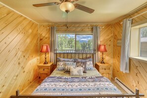 5 bedrooms, iron/ironing board, free WiFi, bed sheets - Riverfront, Hot Tub, Pond, Fire Pit, Stables, Deck, Near Downtown Pagosa! (Pagosa Springs)