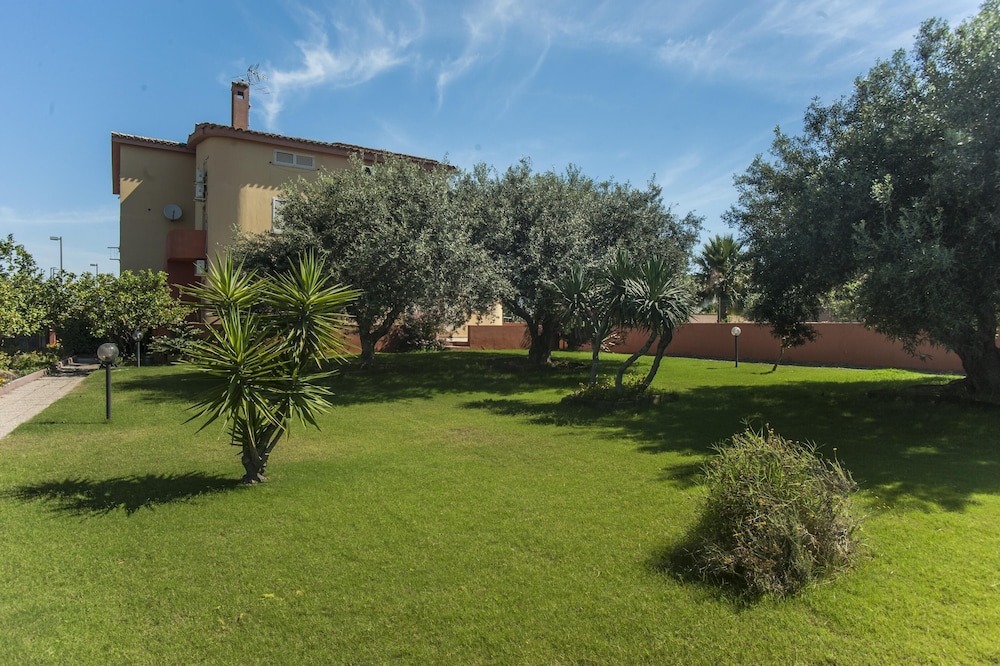 Apartment „Villa erica appartamento Graziella“ mit Bergblick, WLAN, Klimaanlage, Terrasse und Garten