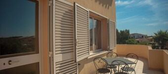 Apartment "Cindy" with Mountain View, Wi-Fi, A/C, Balcony, Terrace & Garden
