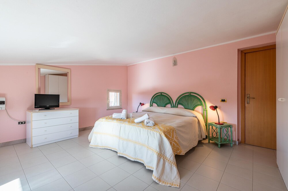 Appartamento "Villa erica appartamento Loredana" con Vista Montagna, Wi-Fi, A/C, Terrazza & Giardino