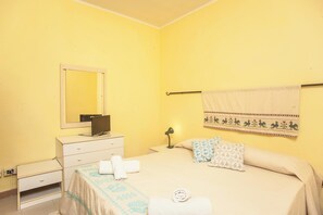 1 bedroom, iron/ironing board, WiFi, bed sheets - Apartment "Alice" with Mountain View, Wi-Fi, A/C, Terrace & Garden (villa san pietro)