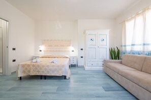 Iron/ironing board, free WiFi, bed sheets