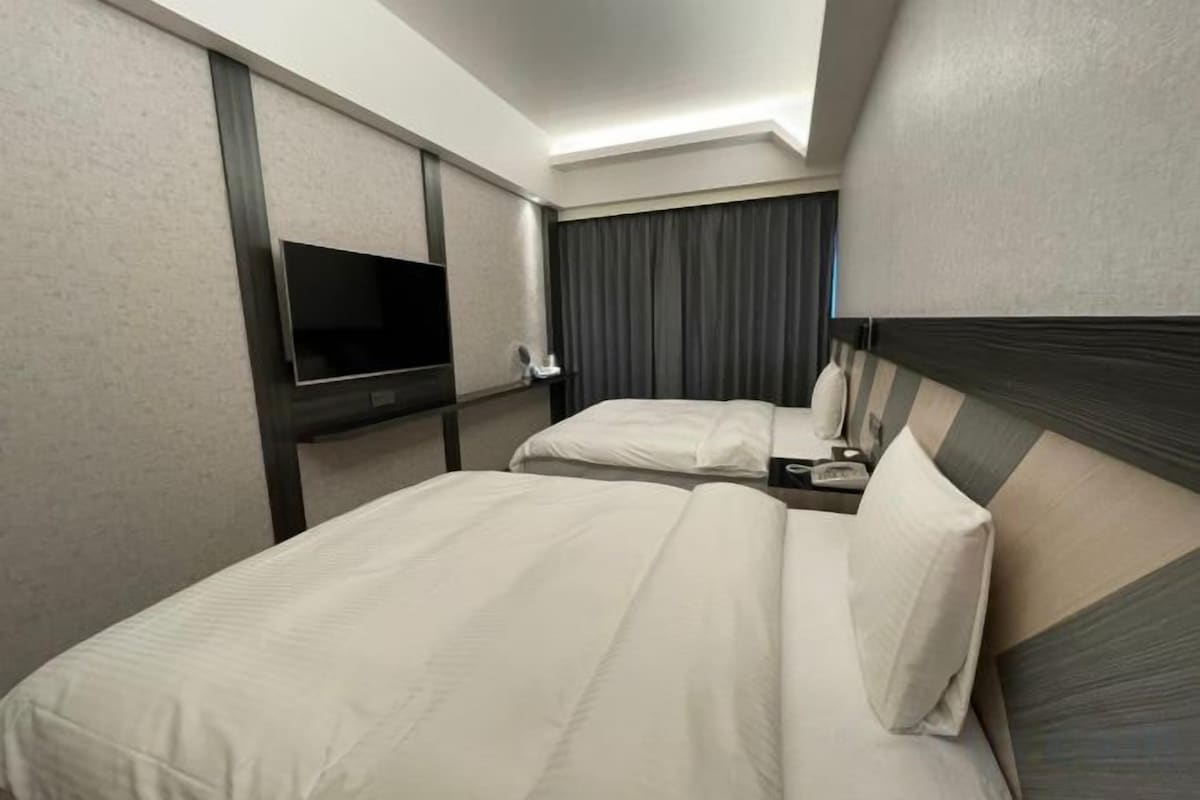 Minibar, rideaux occultants, Wi-Fi gratuit, draps fournis