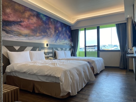 Minibar, cortinas blackout, wifi gratis y ropa de cama