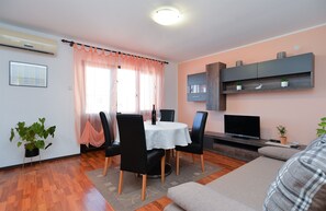 TV - Apartment 2074/34549 (Istria - Poreč), 600m from the beach (Porec)