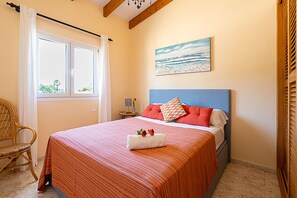 3 bedrooms, iron/ironing board, travel crib, free WiFi - Valoca Wellnessurlaub mit Pool & Whirlpool in Son Serra de Marina (Son Serra de Marina)