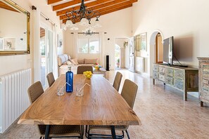 Dining - Valoca Wellnessurlaub mit Pool & Whirlpool in Son Serra de Marina (Son Serra de Marina)