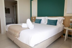 4 bedrooms, in-room safe, iron/ironing board, free WiFi